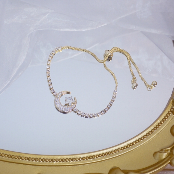 14k Gold moon and star diamond bracelet - Picture 4 of 6